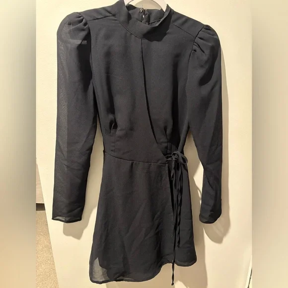 Francesca’s Black Long Sleeve Wrap Dress 💜 - Picture 2 of 8